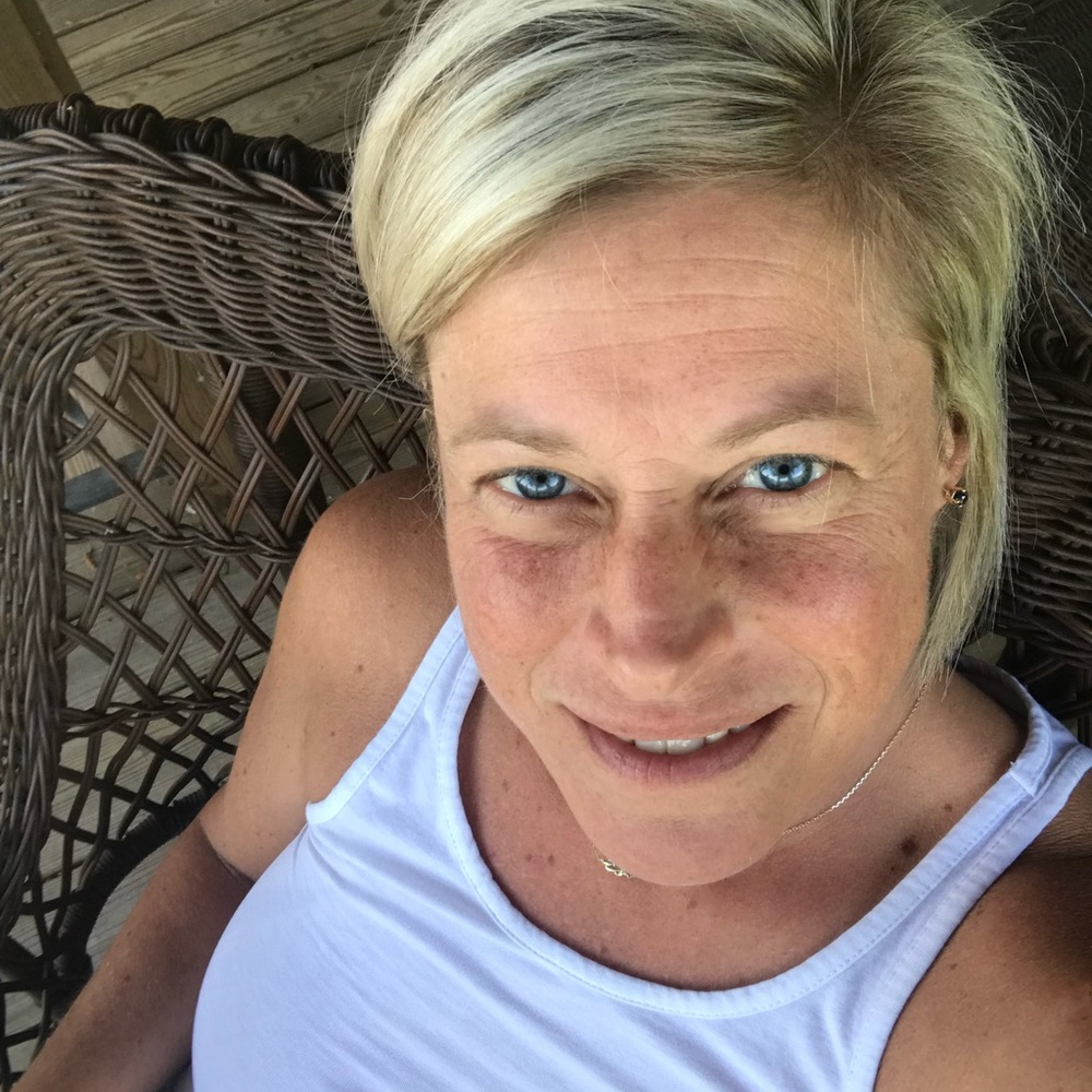 Meet your Posher, Hillary